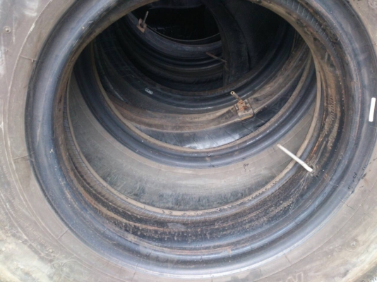 ขายยาง 900R20 พร้อมยางในยางรอง บริดสโตน 1 เส้น  มิชลิน 3 เส้น ยางปี15 สวยๆ จำนวน 4 ชุด