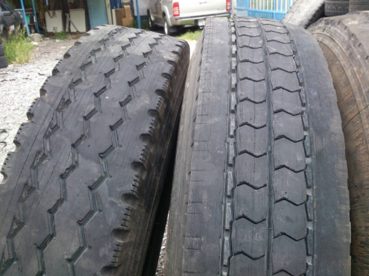 ขายยาง 900R20 พร้อมยางในยางรอง บริดสโตน 1 เส้น  มิชลิน 3 เส้น ยางปี15 สวยๆ จำนวน 4 ชุด