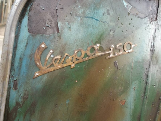 ขาย vespa 64 ของแท้ติดรถพอมีครับ ฝาเบีย ตัวเอ กระโหลกครอบเสื้อ ฝาคาบู คันเกียคันเร่งติดรถ ขายราคา 53,500 บาทครับ รถเลขโคลงเครื่องแท้ครับ no book นะครับ สนใจติดต่อได้ครับ 0826336557 โป้งครับ รับเทรินทุกรุ่นครับ