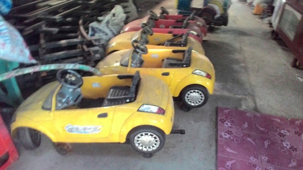 ขายรางรถไฟของเล่นเด็ก มี รถไฟ 5 ตัว ตัวแม่ 1 ต้ว พร้อมรางไฟ + มอเตอร์ เอาไปใช้งานได้เลย ราคา 60000 บาท สอบถาม ทีเบอร์ 0986683479 0991751349 สิทธิ์ คับ ขายรางรถไฟของเล่นเด็ก มี รถไฟ 5 ตัว ตัวแม่ 1 ต้ว พร้อมรางไฟ + มอเตอร์ เอาไปใช้งานได้เลย ราคา 60000 บาท สอบถาม ทีเบอร์ 0986683479 0991751349 สิทธิ์ คับ