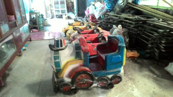 ขายรางรถไฟของเล่นเด็ก มี รถไฟ 5 ตัว ตัวแม่ 1 ต้ว พร้อมรางไฟ + มอเตอร์ เอาไปใช้งานได้เลย ราคา 60000 บาท สอบถาม ทีเบอร์ 0986683479 0991751349 สิทธิ์ คับ ขายรางรถไฟของเล่นเด็ก มี รถไฟ 5 ตัว ตัวแม่ 1 ต้ว พร้อมรางไฟ + มอเตอร์ เอาไปใช้งานได้เลย ราคา 60000 บาท สอบถาม ทีเบอร์ 0986683479 0991751349 สิทธิ์ คับ