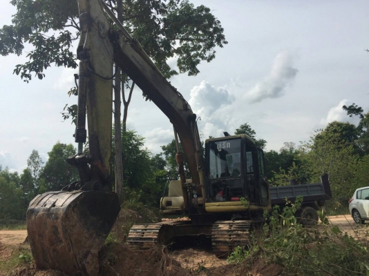 ขาย 495,000 Komatsu  PC120 รุ่น 6 เครื่องดี ปั้มดี ไฟฟ้า ตัด เอกสารเล่มทะเบียน  090-772-3710 090-772-3708