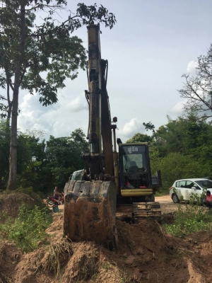 ขาย 495,000 Komatsu  PC120 รุ่น 6 เครื่องดี ปั้มดี ไฟฟ้า ตัด เอกสารเล่มทะเบียน  090-772-3710 090-772-3708