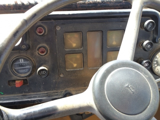 Komatsu 520B-10137-YR1982-7725 Hr นำเข้าจากญี่ปุ่น รถถึงไทยแล้วครับ สภาพดี เดิม ๆ