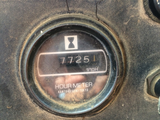 Komatsu 520B-10137-YR1982-7725 Hr นำเข้าจากญี่ปุ่น รถถึงไทยแล้วครับ สภาพดี เดิม ๆ