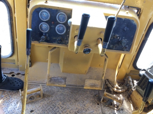 CAT D5B-47X00631-YR1985 เครื่อง 10Z ติดวินช์หลัง นำเข้าจากญี่ปุ่น ถึงไทยแล้วครับ