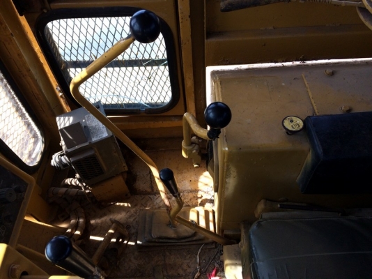 CAT D5B-47X00631-YR1985 เครื่อง 10Z ติดวินช์หลัง นำเข้าจากญี่ปุ่น ถึงไทยแล้วครับ