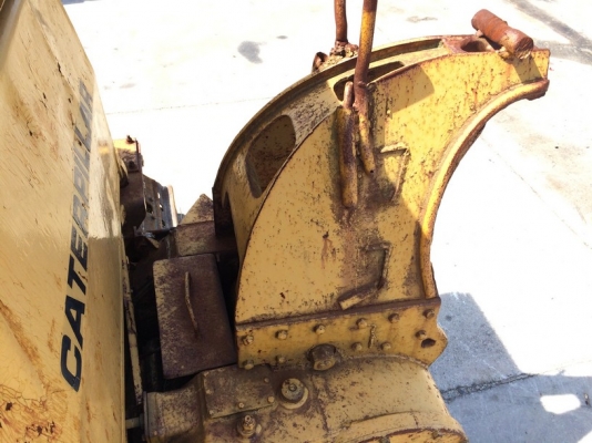 CAT D5B-47X00631-YR1985 เครื่อง 10Z ติดวินช์หลัง นำเข้าจากญี่ปุ่น ถึงไทยแล้วครับ