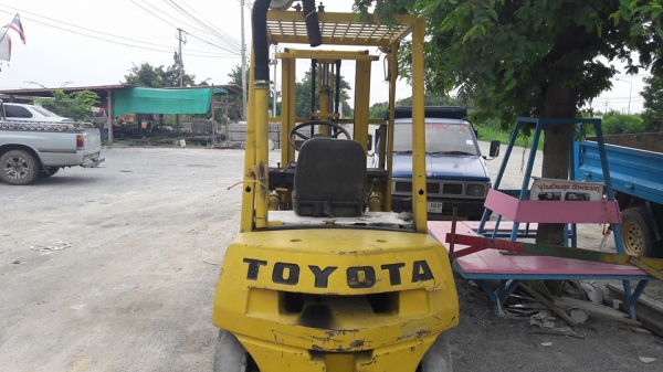 โตโยต้า   2 ตัน