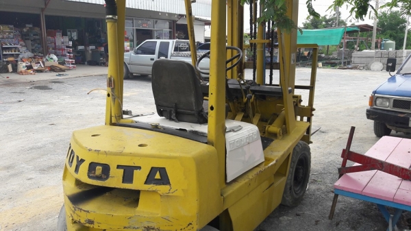 โตโยต้า   2 ตัน