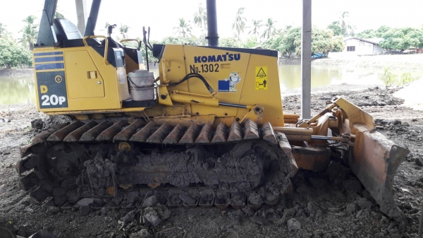 ขาย แทรคเตอร์ KOMATSU D20P-7E สภาพดี เครื่องดี  โซ่ดี  พร้อมใช้ สนใจโทร 089-3818694 ดวงนภา