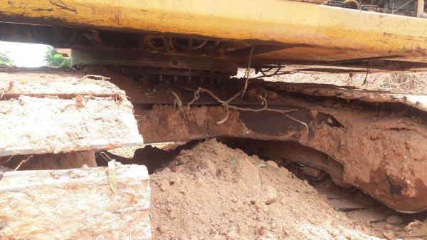 ขาย 495,000 CAT 320 V 1 เครื่องดี ปั้มแรง ไฟฟ้าตัด ช่วงล่างดี รถทำงานอยู่ 090-772-3710 090-772-3708 ขาย 495,000 CAT 320 V 1 เครื่องดี ปั้มแรง ไฟฟ้าตัด ช่วงล่างดี รถทำงานอยู่ 090-772-3710 090-772-3708