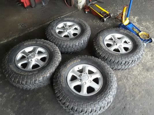 ล้อ+ยาง MT 265/75/16 ปลายปี14 สวยๆ 1ชุด