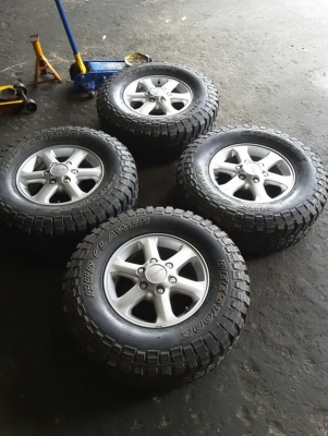 ล้อ+ยาง MT 265/75/16 ปลายปี14 สวยๆ 1ชุด