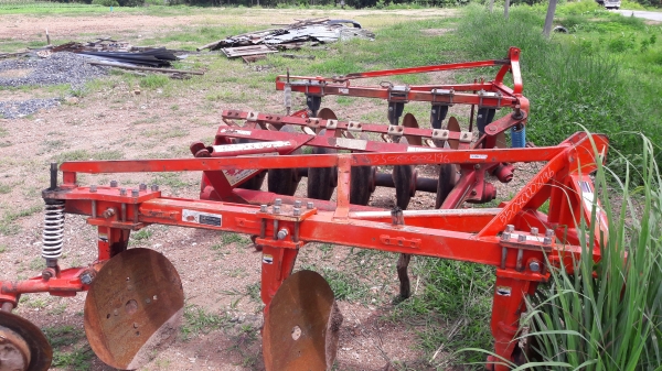 ขายผานบุกเบิก 4 ตราช้าง ใส่45-47 ราคา 23,000 บาท พร้อมใช้งาน