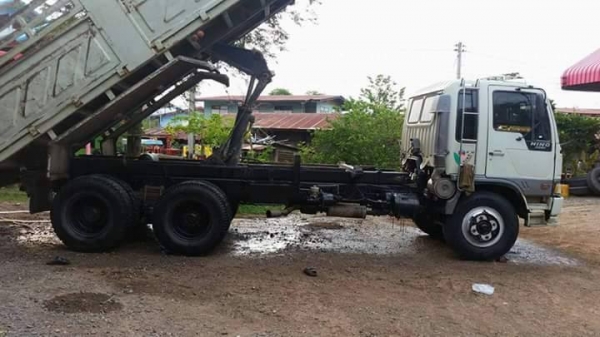 ขายรถ10ล้อ ดั้ม2เพลา 3H เครื่อง195แรง รถสวยมาก รถบ้าน ต้องการขายด่วน สภาพพร้อมใช้งาน เอกสารพร้อมโอน ราคา850,000 สนใจโทร 090-8588220คุณนะ 093-3258446คุณบิว หรือเข้าดูสินค้าอื่นๆได้ที่ www.narong2truck.com หรือ www.truck.in.th/498 หรือเพจFacebook ณรงค์ ซื้อ