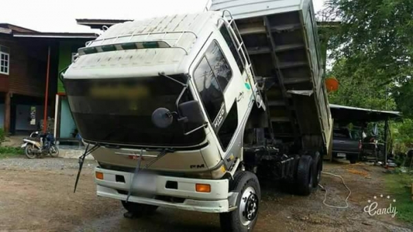 ขายรถ10ล้อ ดั้ม2เพลา 3H เครื่อง195แรง รถสวยมาก รถบ้าน ต้องการขายด่วน สภาพพร้อมใช้งาน เอกสารพร้อมโอน ราคา850,000 สนใจโทร 090-8588220คุณนะ 093-3258446คุณบิว หรือเข้าดูสินค้าอื่นๆได้ที่ www.narong2truck.com หรือ www.truck.in.th/498 หรือเพจFacebook ณรงค์ ซื้อ