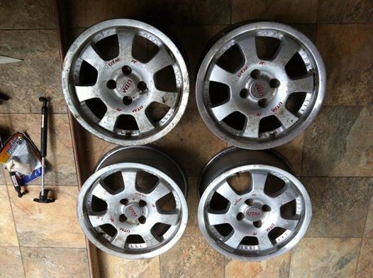 ล้อขอบ15  4วง  2500  ครับ