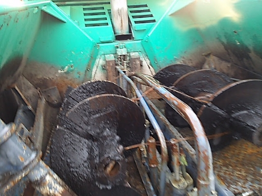 ขายรถปูยาง VOGELE S2100 ＃6190419 2002Yr 6284Hr นำเข้าญี่ปุ่น ขายไม่แพง 061-419-4021 ไปป์ครับ