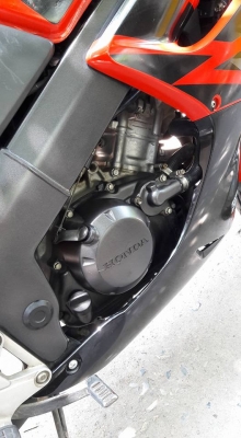 ขายลูกเดียวcbr150r คาบู กุญแจบน ปี2548 ทุบราคา