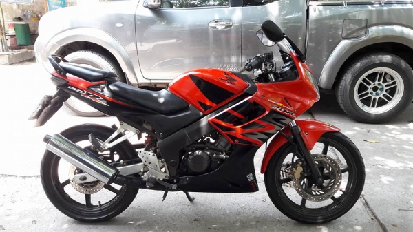 ขายลูกเดียวcbr150r คาบู กุญแจบน ปี2548 ทุบราคา