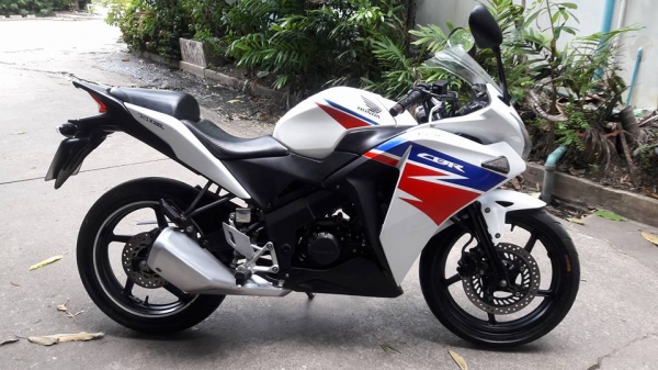 ขายลูกเดียว CBR150R หัวฉีด สวยๆใสๆ ปี2013 ถูกๆๆ ขายลูกเดียว CBR150R หัวฉีด สวยๆใสๆ ปี2013 ถูกๆๆ