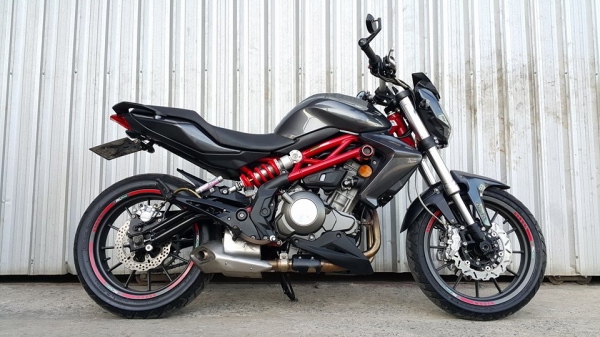 TNT300 2015 พร้อมใช้งาน วิ่ง8000 ไม่ล้มไม่ชนไม่แปะ สวย ราคาต่อรองได้ครับ