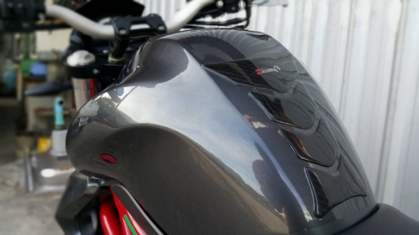 TNT300 2015 พร้อมใช้งาน วิ่ง8000 ไม่ล้มไม่ชนไม่แปะ สวย ราคาต่อรองได้ครับ