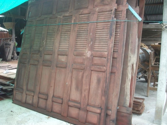 ขายบ้านเรือนไทยครับ