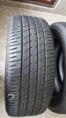 ขายยาง Bridgestone Turanza ER33 215/55R17 CNB 3112 จำนวน 4 เส้น (ตำหนิ 1 เส้น) ราคา 3200 บาท ติดต่อ เอก 089-7400615