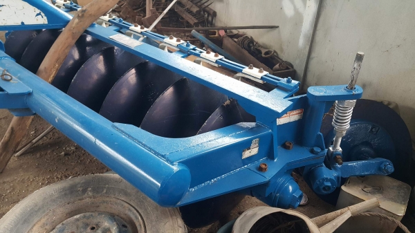 ขายคูโบต้าM7040พร้อมใบดันหน้าเเละผาน7cmtราคา480,000ต่อรองได้มีบริการจัดส่ง