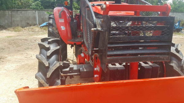 ขายคูโบต้าM7040พร้อมใบดันหน้าเเละผาน7cmtราคา480,000ต่อรองได้มีบริการจัดส่ง