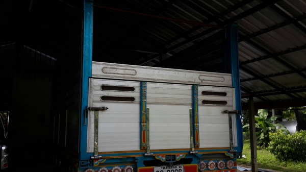 6 ล้อ ISUZU  NPR 150 แรง วิ่งแค่ 24,000 กม.ดั้ม คอกเกษตร สภาพสวยมาก 1.08 ล้าน ต่อรองครับ