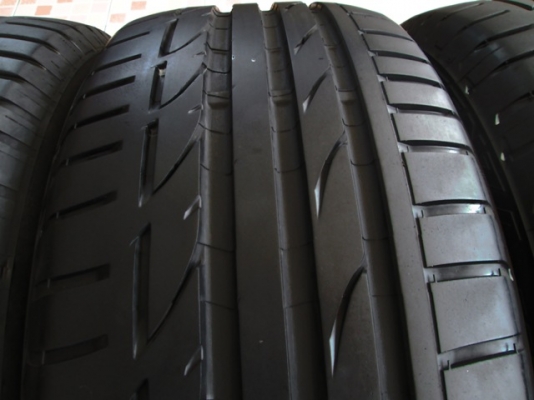 ขายยาง BRIDGESTONE S001 (RFT) 245-50-18 ปี14 ดอกแน่นๆ 1ชุด