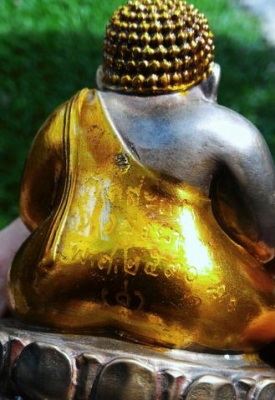 หลวงปู่ดู่ พรหมปัญโญ พระสังกัจจายน์ปี 2530 เนื้อทองเหลืองขัดเงา ตอกโค๊ดที่หลัง จานยันต์หลัง ใต้ฐานบรรจุจีวร ลูกแก้วจักรพรรดิ์ พระเหนือพรหม และแผ่นตะกรุดยันต์ ครบสูตร ขนาดหน้าตัก 3.5นิ้ว สูง 4นิ้ว สภาพสวยเก่าเก็บแบบนี้หายากแล้วครับ