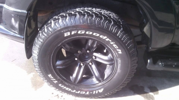 ขายยางบีเอฟ 265/70/17 ปี 12