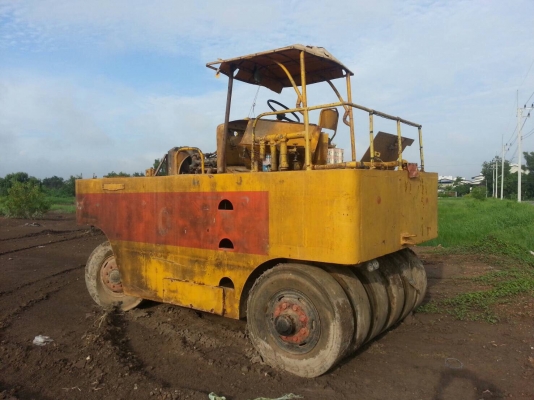 KAWASAKI รถบด - รถบด 11 ล้อ