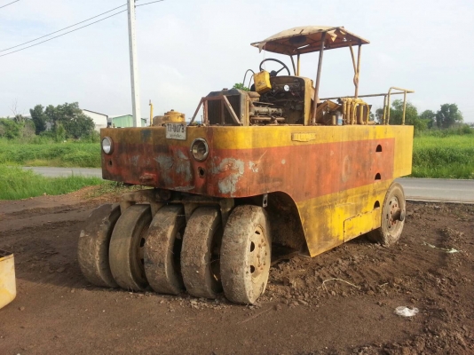 KAWASAKI รถบด - รถบด 11 ล้อ