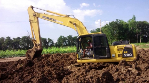 ขายKOMATSU PC200-8 ทำงานเก้าพัน ชม.สภาพสวยพร้อมใช้ ขายKOMATSU PC200-8 ทำงานเก้าพัน ชม.สภาพสวยพร้อมใช้