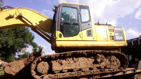 ขายKOMATSU PC200-8 ทำงานเก้าพัน ชม.สภาพสวยพร้อมใช้