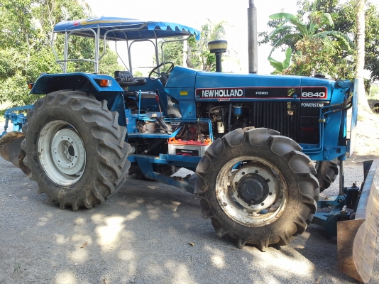 ขายฟอดร์ 6640 นิวฮอแลนผานหน้าหางสามเล่มทะเบืยนพร้อมใช้