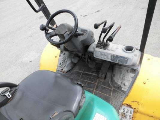 รถโฟล์คลิฟท์ KOMATSU รุ่น FD30T-724281  นำเข้าจากประเทศญี่ปุ่น 100\% ไม่เคยใช้งานในประเทศไทย