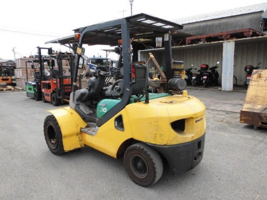 รถโฟล์คลิฟท์ KOMATSU รุ่น FD30T-724281  นำเข้าจากประเทศญี่ปุ่น 100\% ไม่เคยใช้งานในประเทศไทย