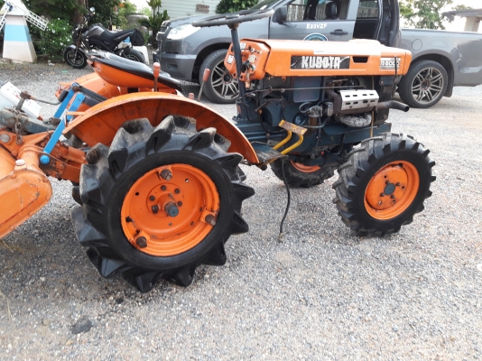 ขายรถไถเล็กB6000สภาพเดิมเก่านอก พร้อมตัวตีดิน