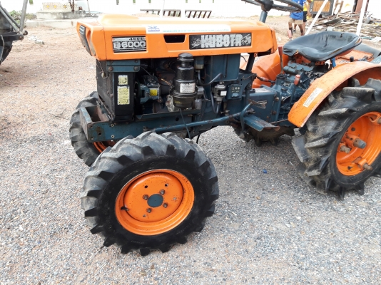 ขายรถไถเล็กB6000สภาพเดิมเก่านอก พร้อมตัวตีดิน