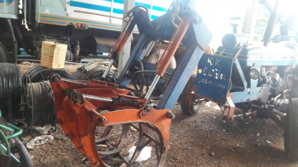 รถคีบอ้อย