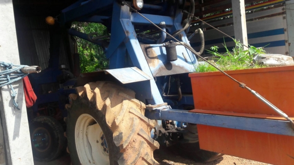 รถคีบอ้อย