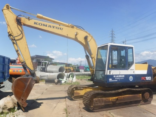 ขายรถขุดนำเข้าเก่าญี่ปุ่น komatsu pc120-5รถสวยเดิม รถถึงไทยเร็วๆนี้สนใจติดต่อสอบถาม 092-3309229 อี๊ด