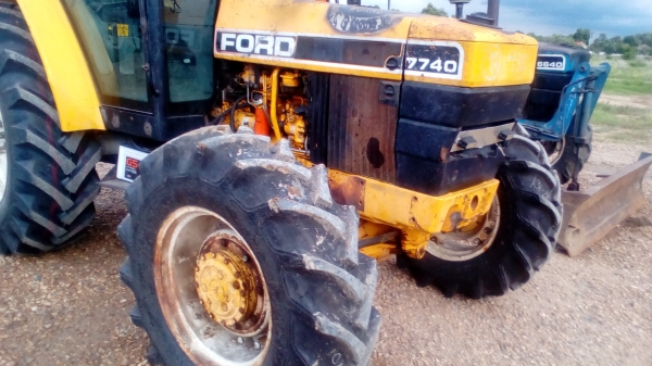 ขายรถไถFORDรุ่น7740คานหน้า NEWHOLLAND รถเก่านอกยังไม่เคยใช้งานในไทยเอกสารอินวอย