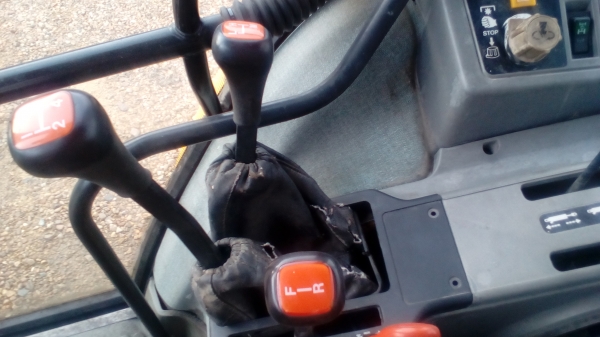 ขายรถไถFORDรุ่น7740คานหน้า NEWHOLLAND รถเก่านอกยังไม่เคยใช้งานในไทยเอกสารอินวอย